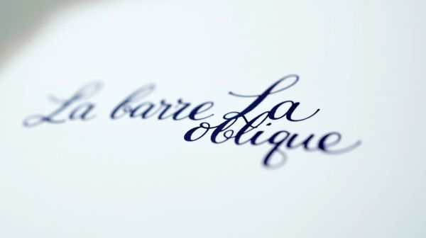 La barre oblique : bien plus qu'un simple signe de ponctuation